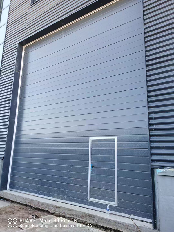 托喀依乡车库门 托喀依乡车库门