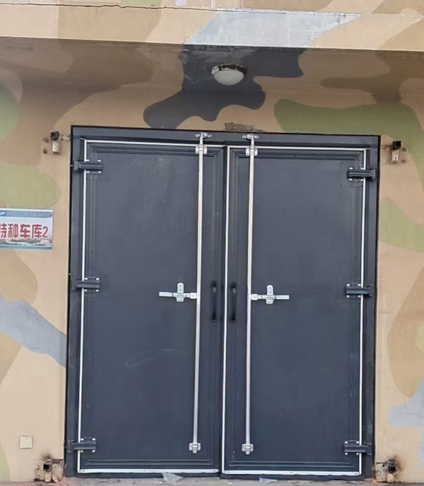 托喀依乡工业平开门