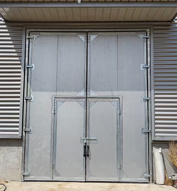 托喀依乡工业平开门