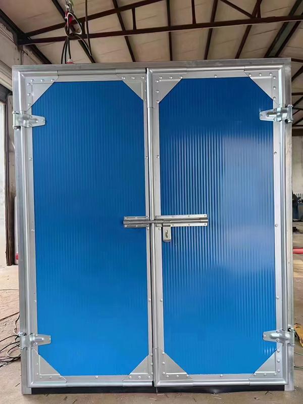 托喀依乡工业平开门