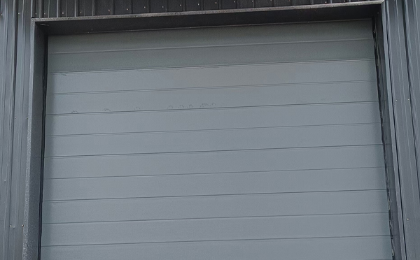 托喀依乡车库门