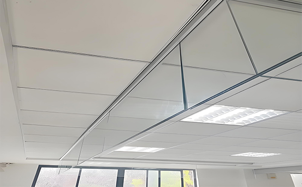 托喀依乡玻璃挡烟垂壁