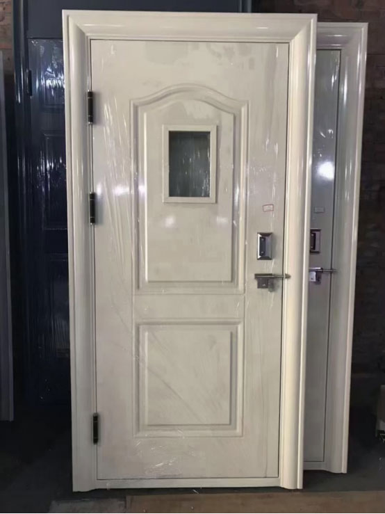 托喀依乡学校教室门