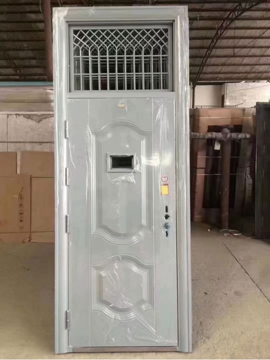 托喀依乡学校教室门