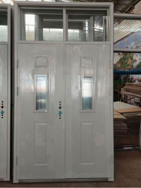 托喀依乡学校教室门