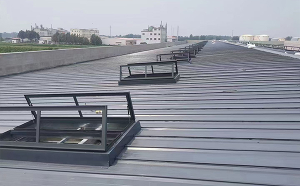 某中学室内体育馆托喀依乡排烟窗改造项目