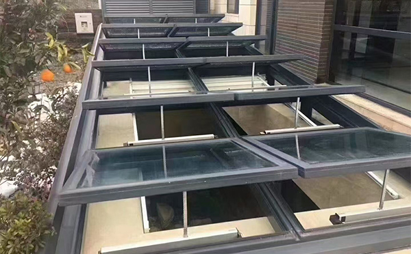 某轨道交通车辆维修车间托喀依乡排烟窗应用